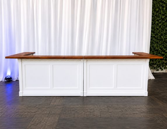 Barra móvil de madera blanca clásica